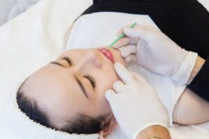Bảng màu phun môi hot 2026 hợp mọi tông da tại Phun Xăm Tâm Lê